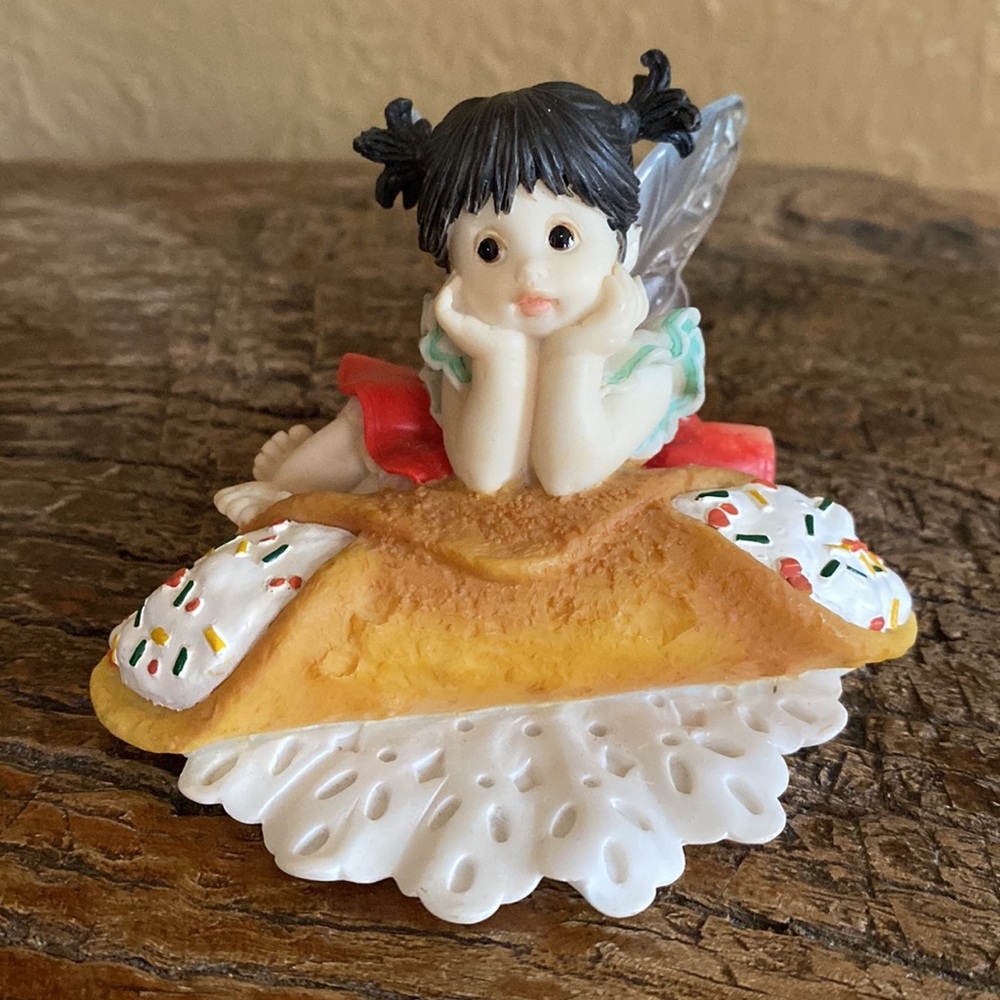 Rare🧚‍♀️My Little Kitchen Fairies🧚‍♀️Cannoli Figurine - Picture 7 of 8
